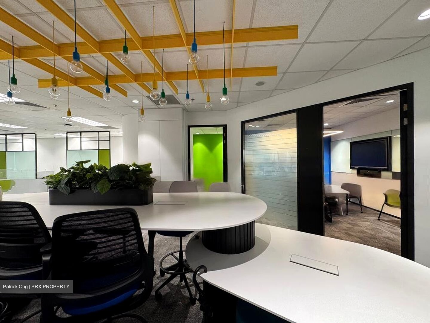 Oue Downtown (D1), Office #457175011